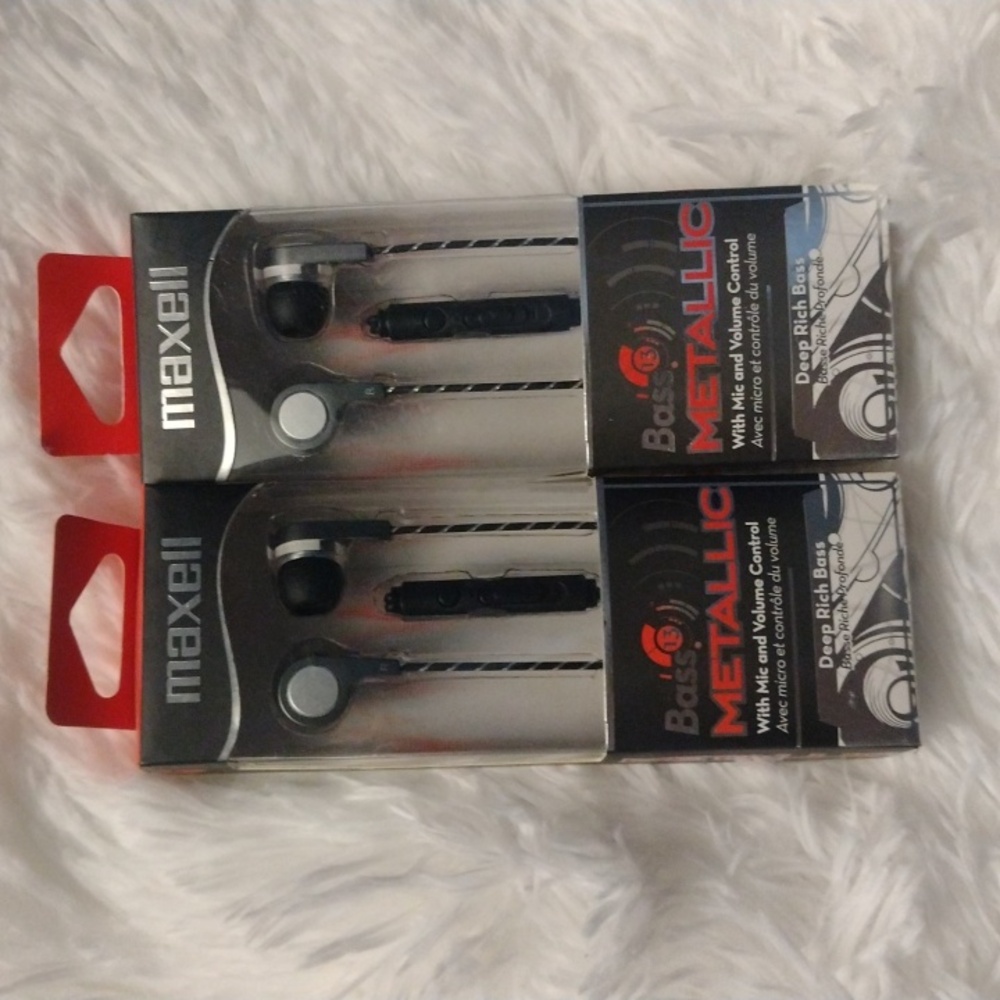 Maxell Bass Headphones Bundle (2)